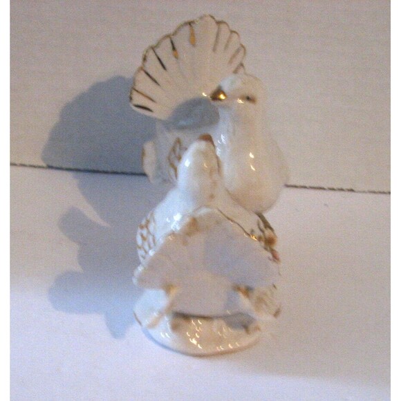 Porcelain White Turtle Doves Figurine with Gold Trim - Picture 7 of 7